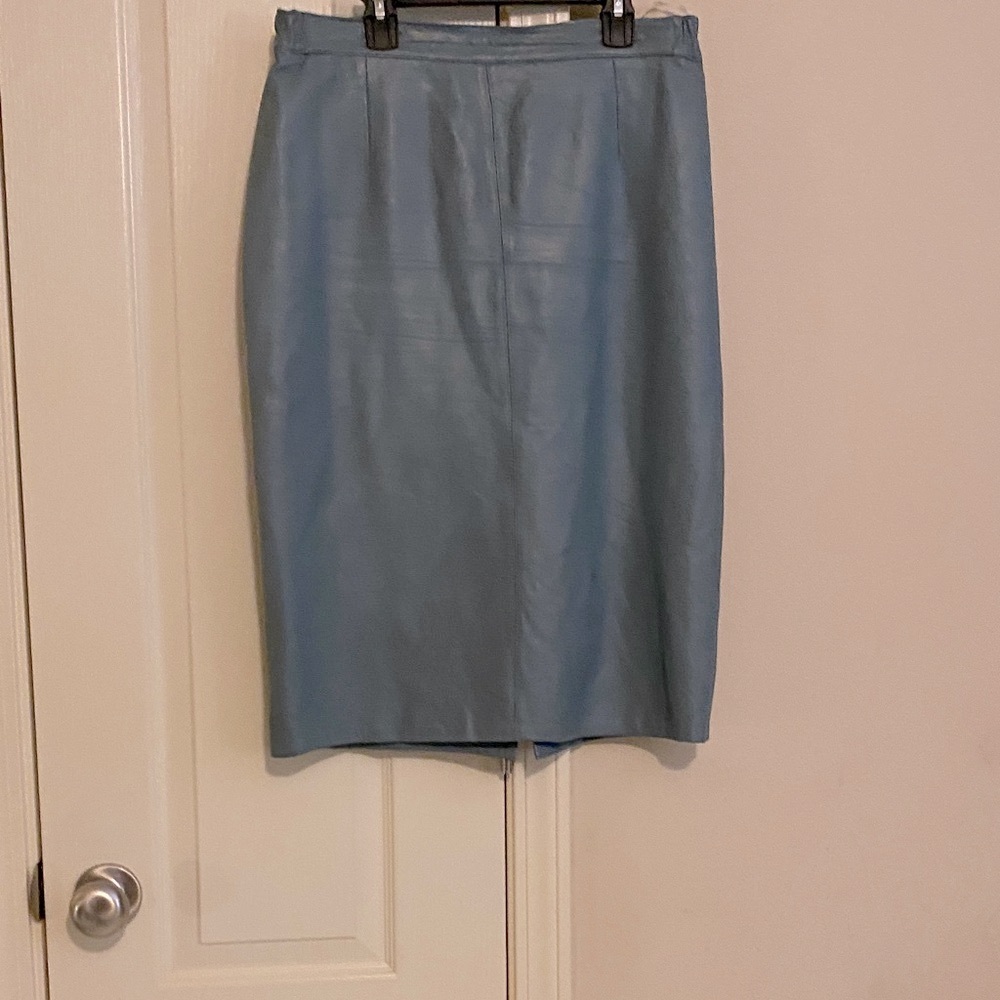 Suzelle Women's Blue/green Calf skin Leather skirt - Picture 8 of 8